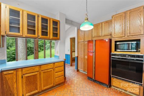 32 Delano Road Asheville NC 28805