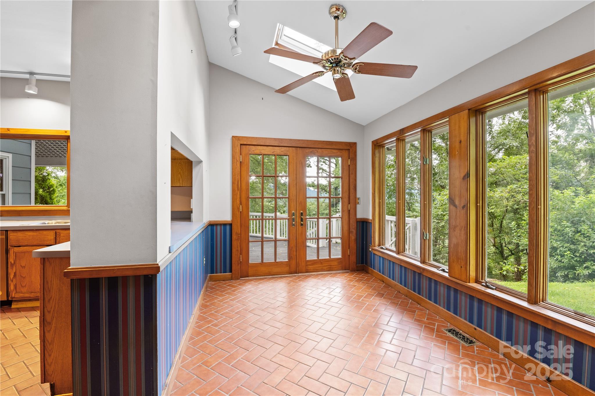 32 Delano Road Asheville NC 28805