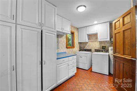 32 Delano Road Asheville NC 28805