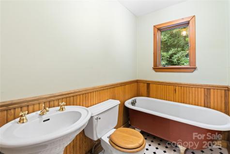 32 Delano Road Asheville NC 28805