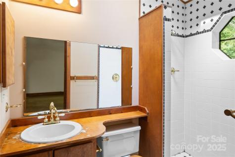 32 Delano Road Asheville NC 28805