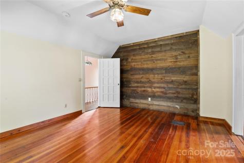 32 Delano Road Asheville NC 28805