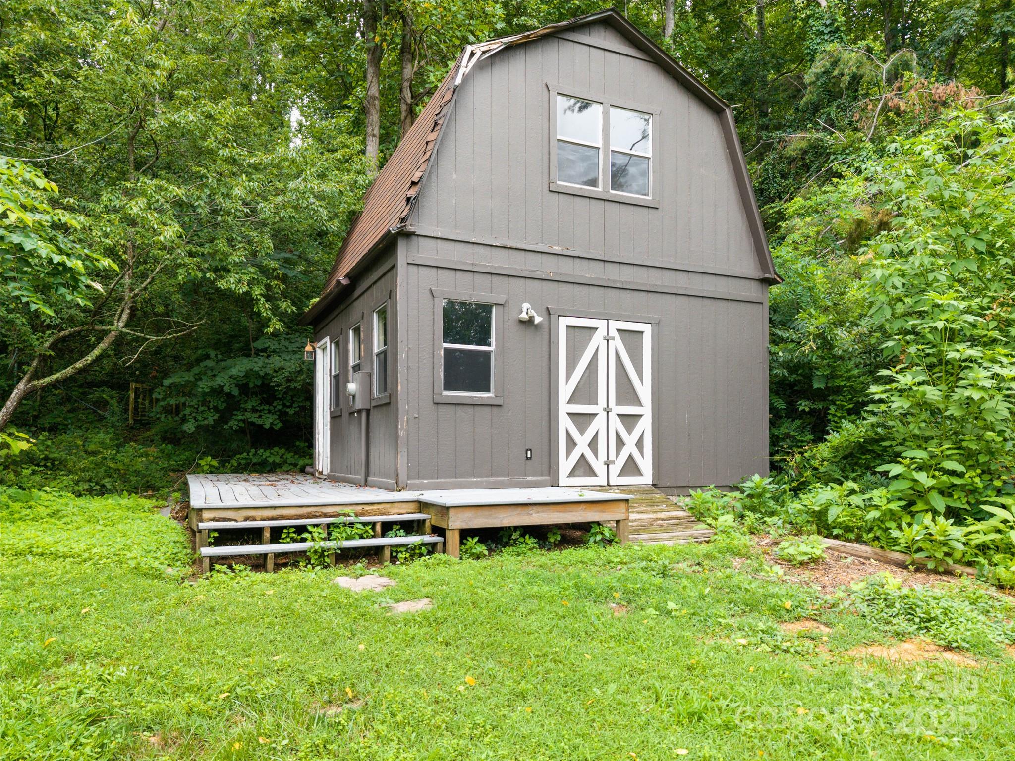 32 Delano Road Asheville NC 28805