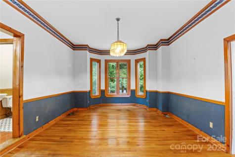 32 Delano Road Asheville NC 28805