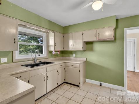 17 Hickory View Lane Canton NC 28716