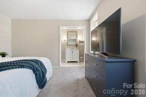 8033 Regent Park Lane Charlotte NC 28210
