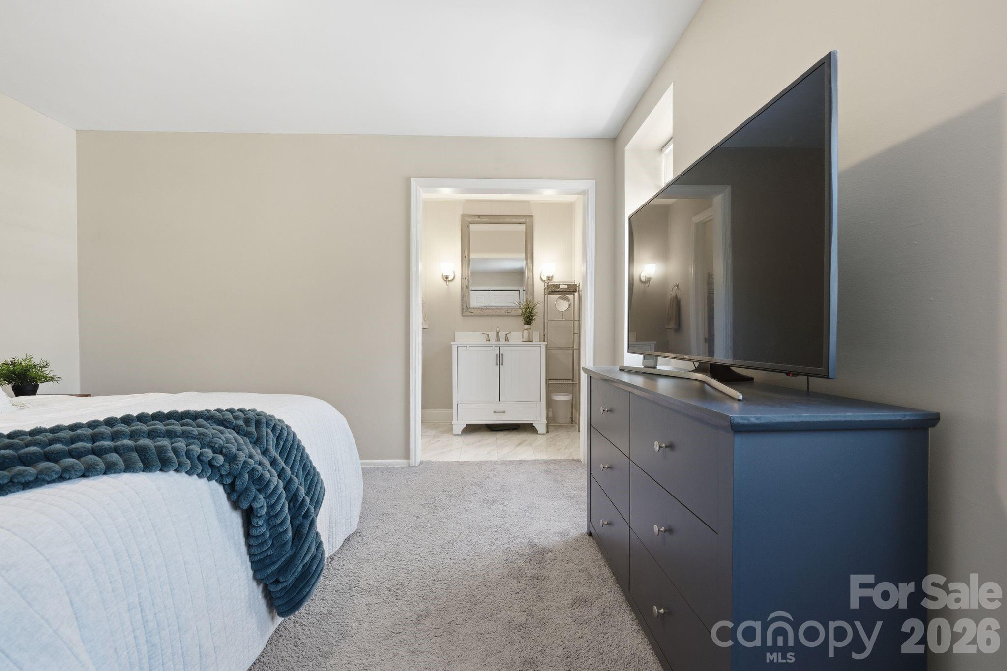 8033 Regent Park Lane Charlotte NC 28210