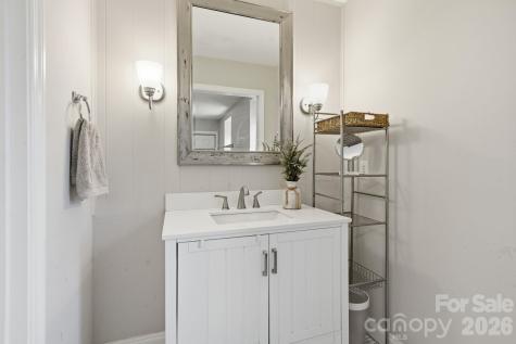 8033 Regent Park Lane Charlotte NC 28210