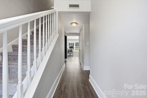 8033 Regent Park Lane Charlotte NC 28210