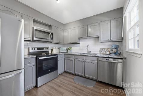 8033 Regent Park Lane Charlotte NC 28210