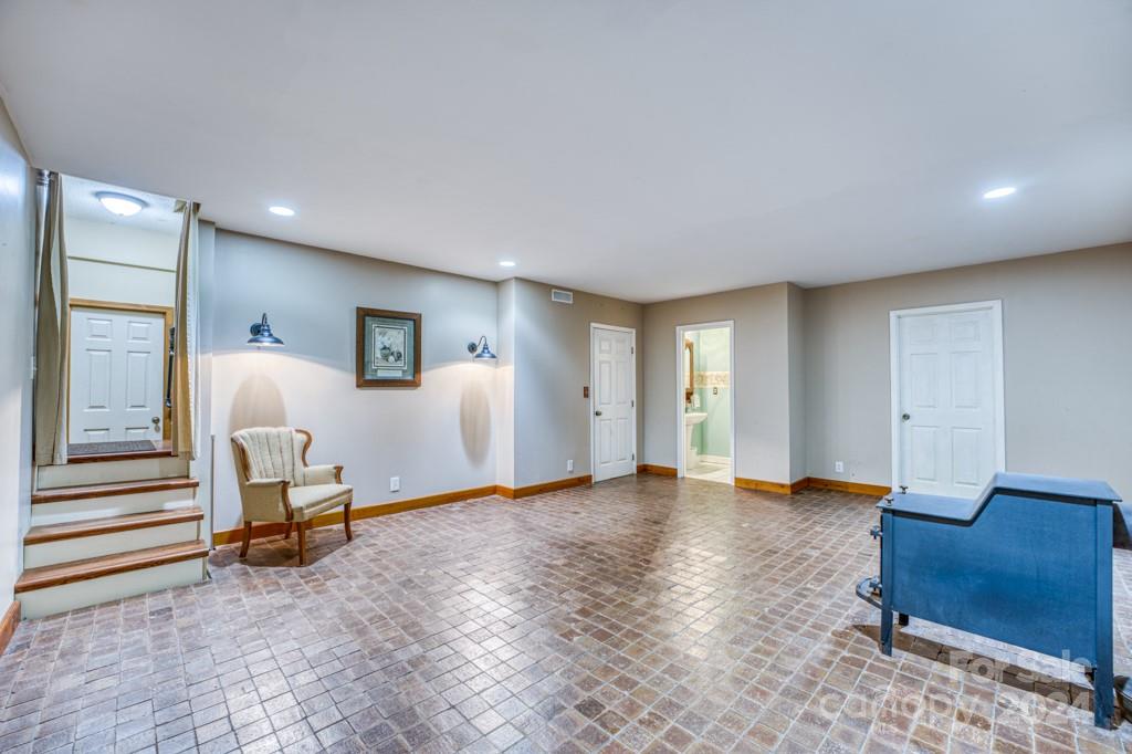 118 Spooks Branch Road Asheville NC 28804
