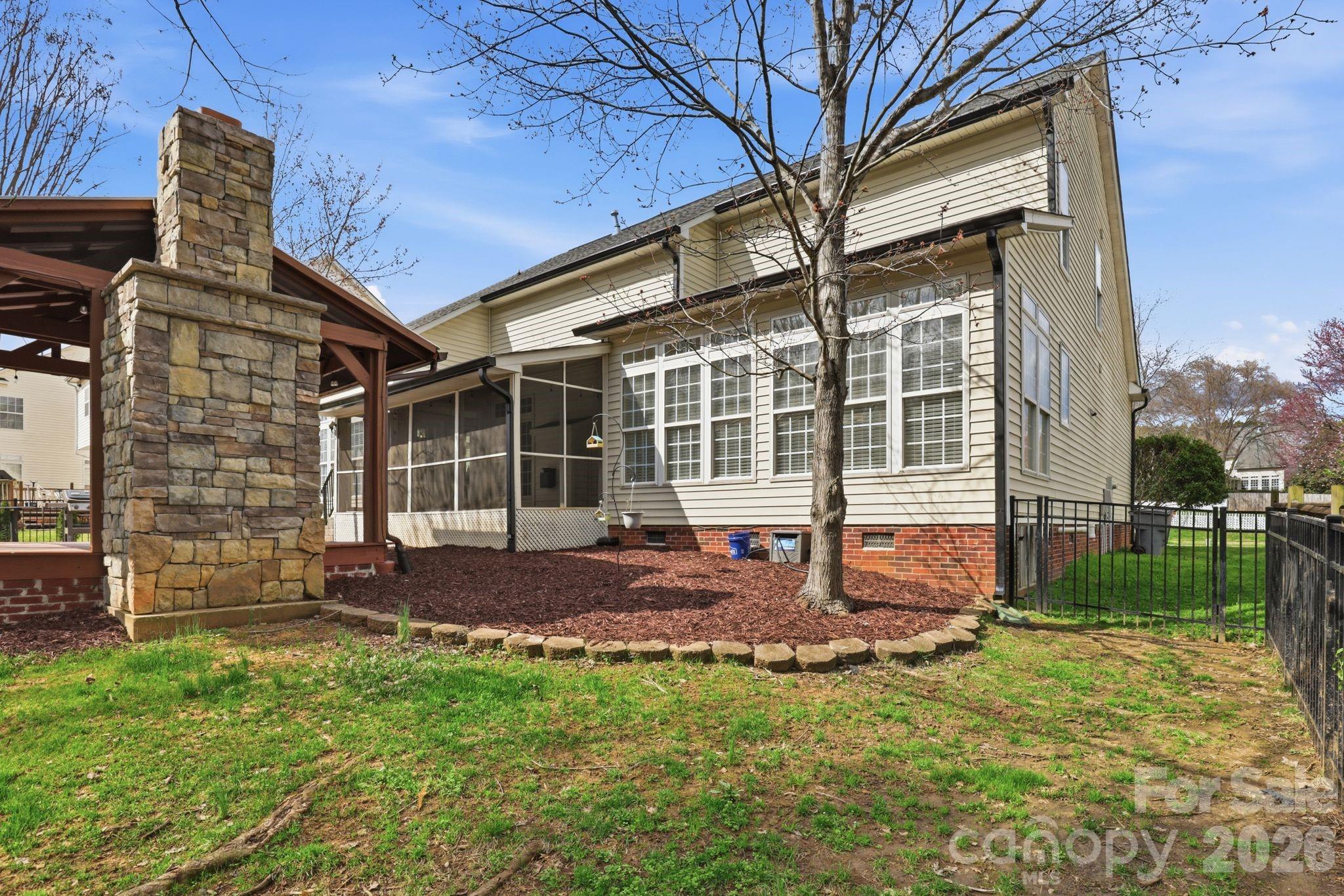3909 Meadow Green Drive Charlotte NC 28269