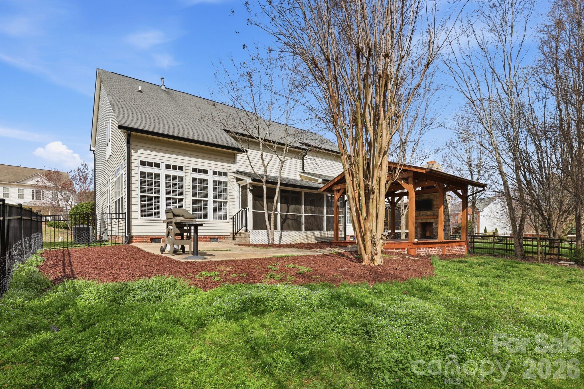 3909 Meadow Green Drive Charlotte NC 28269