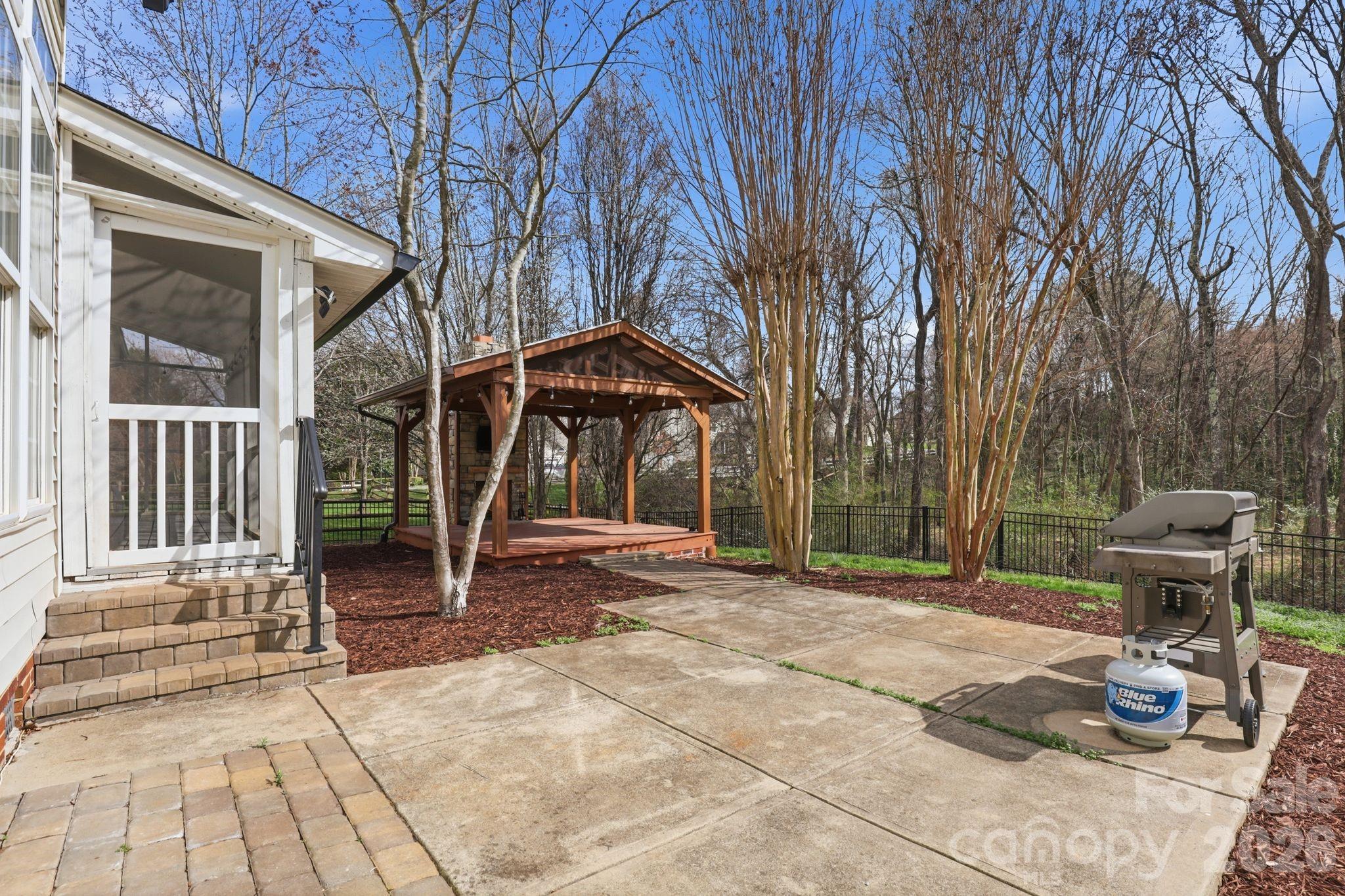3909 Meadow Green Drive Charlotte NC 28269