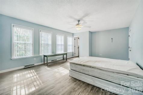 104 Mcarthur Avenue SE Concord NC 28025