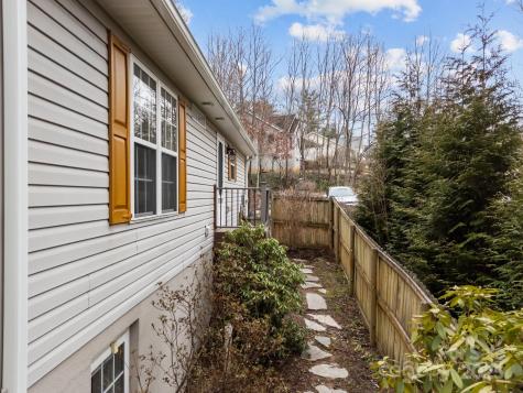 11 Amy's Way Black Mountain NC 28711