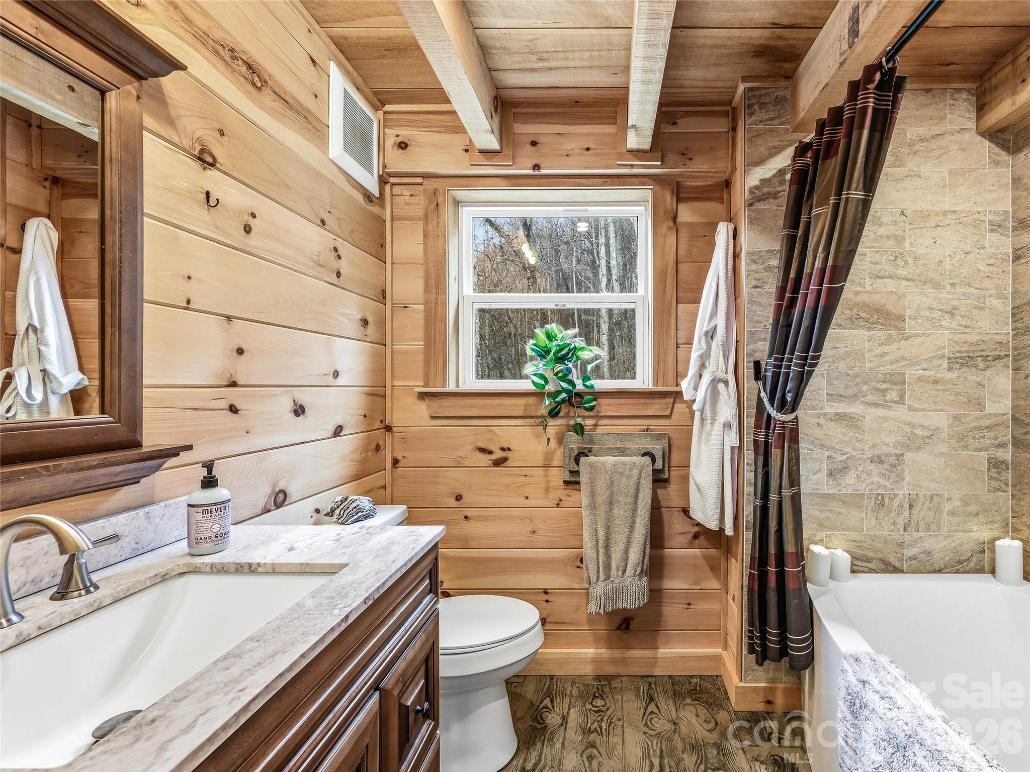 131 White Oak Way Hot Springs NC 28743