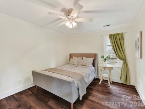 10341 Avondale Avenue Charlotte NC 28210