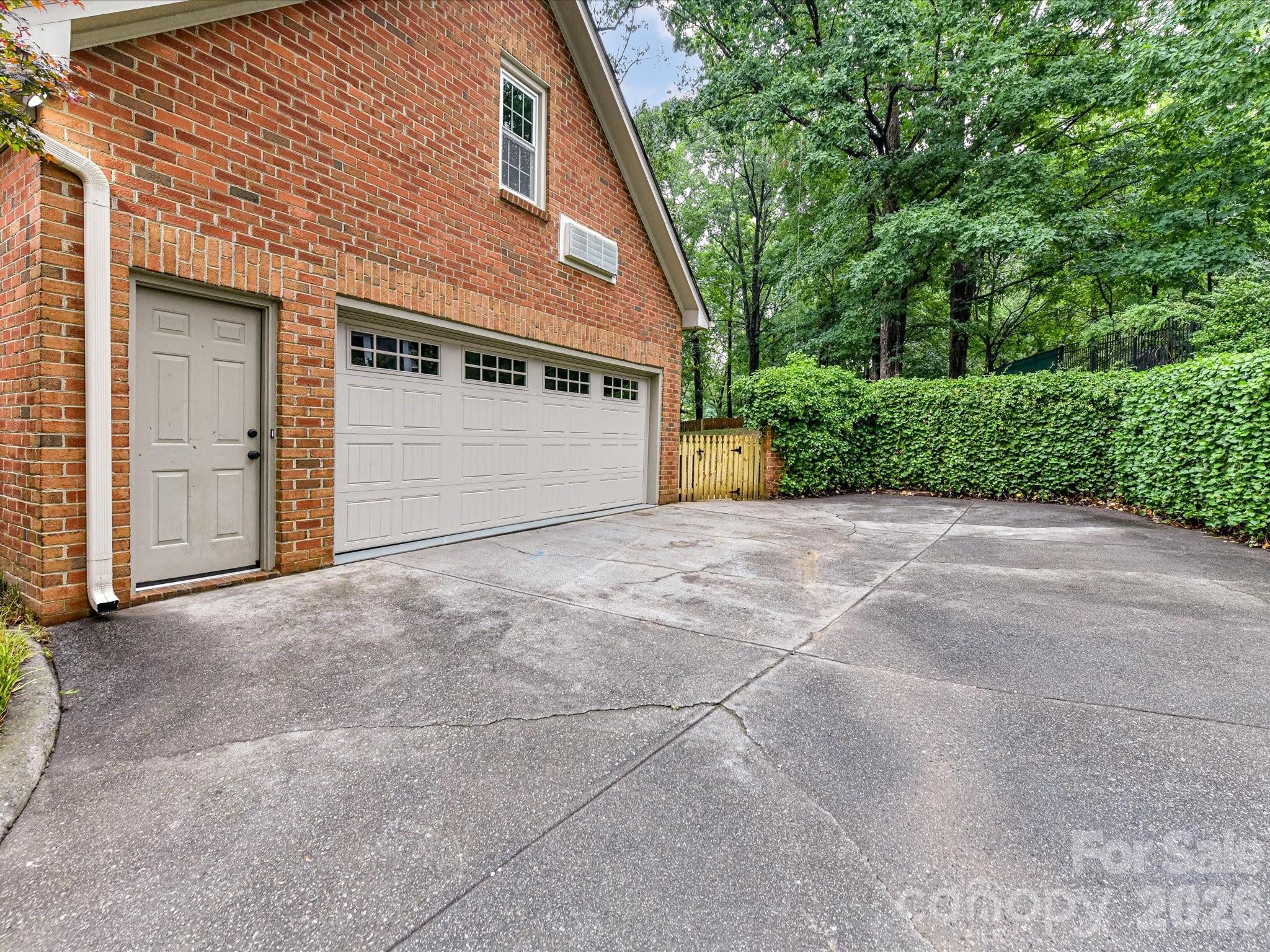 10341 Avondale Avenue Charlotte NC 28210