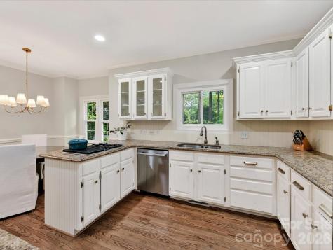 10341 Avondale Avenue Charlotte NC 28210