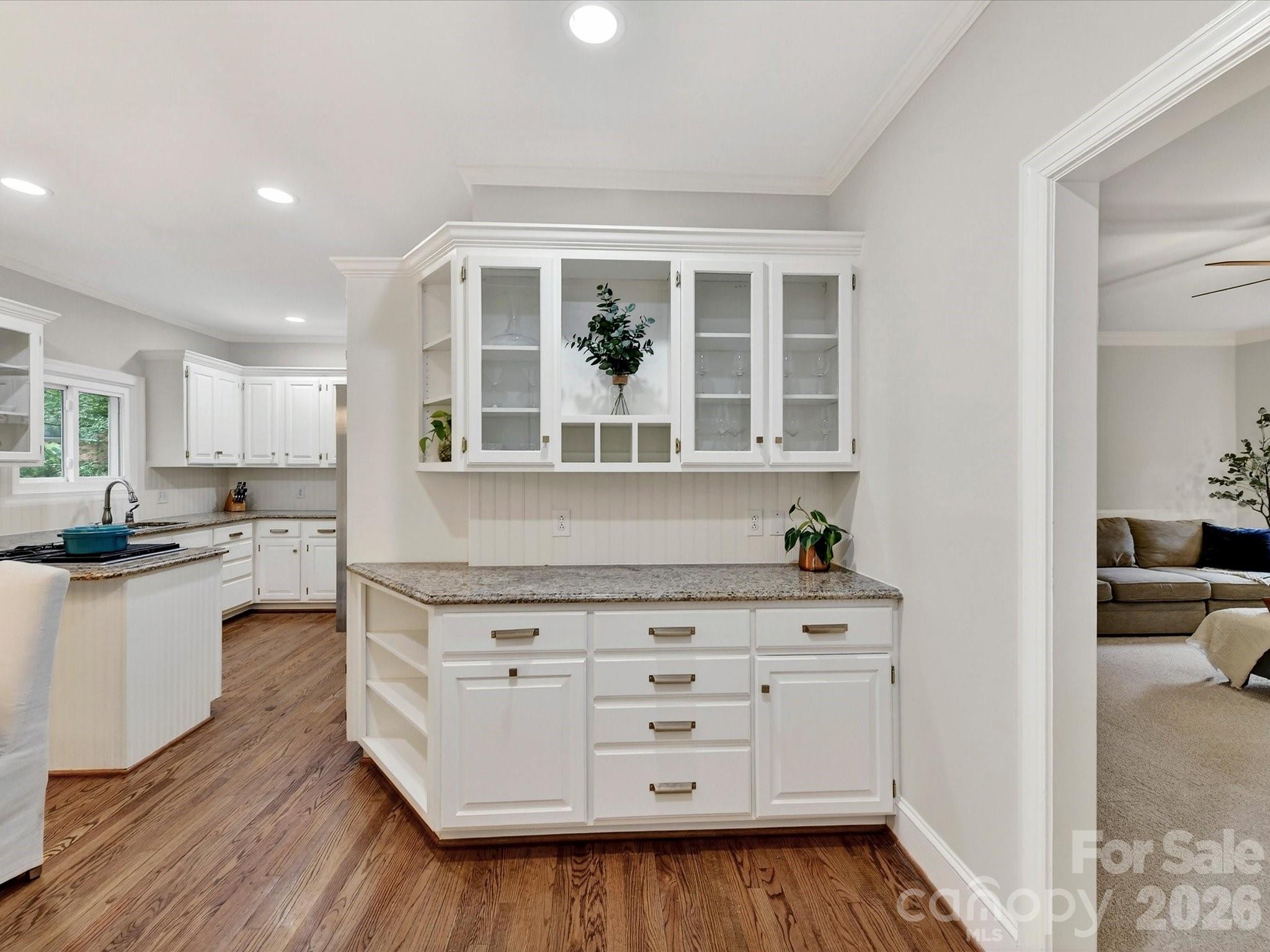 10341 Avondale Avenue Charlotte NC 28210