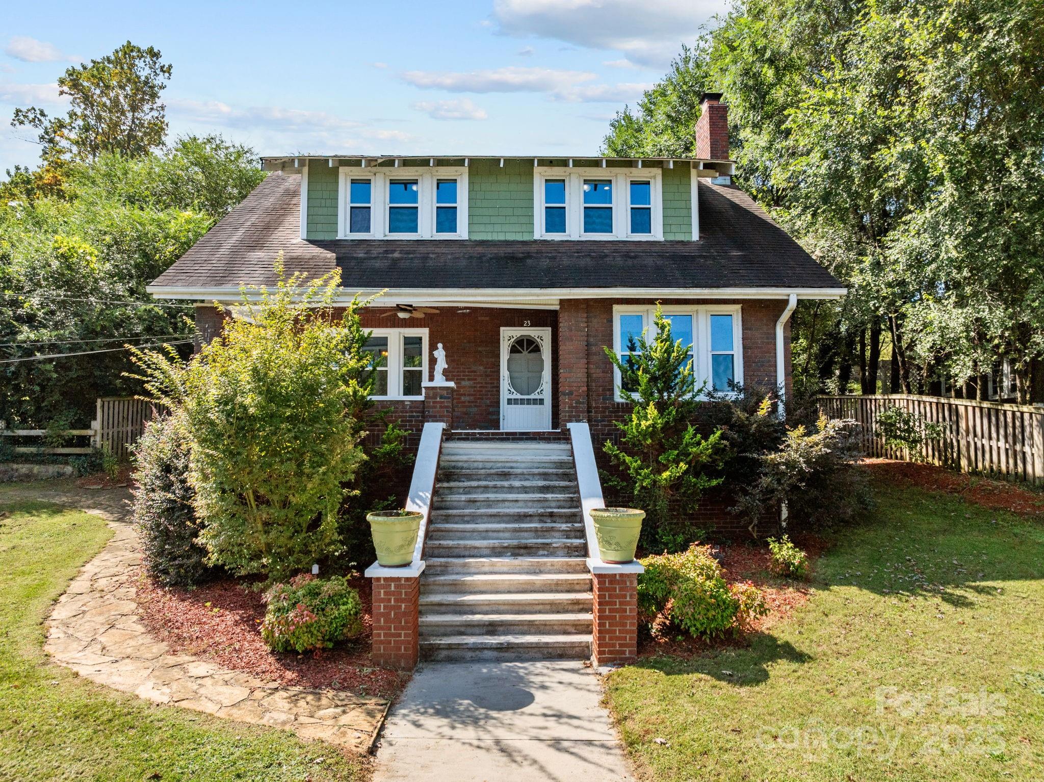 23 Boxwood Terrace Canton NC 28716