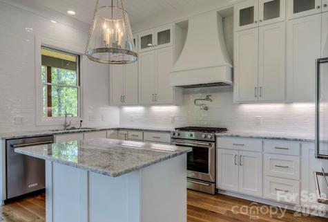 3434 Old Jonas Ridge Road Newland NC 28657