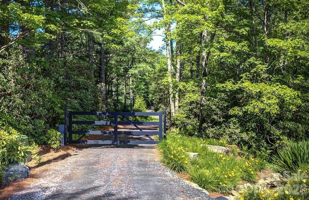 3434 Old Jonas Ridge Road Newland NC 28657