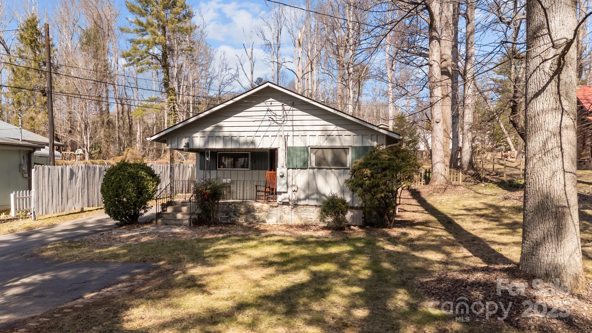 215 Cedar Lane Arden NC 28704