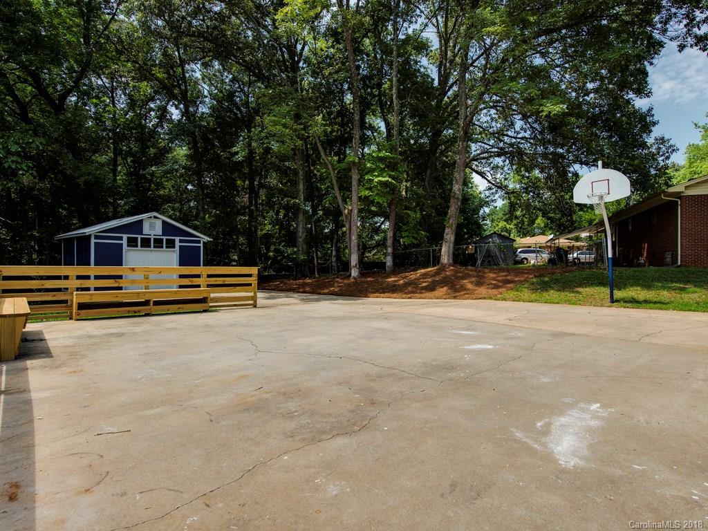 1722 Gemway Drive Charlotte NC 28216