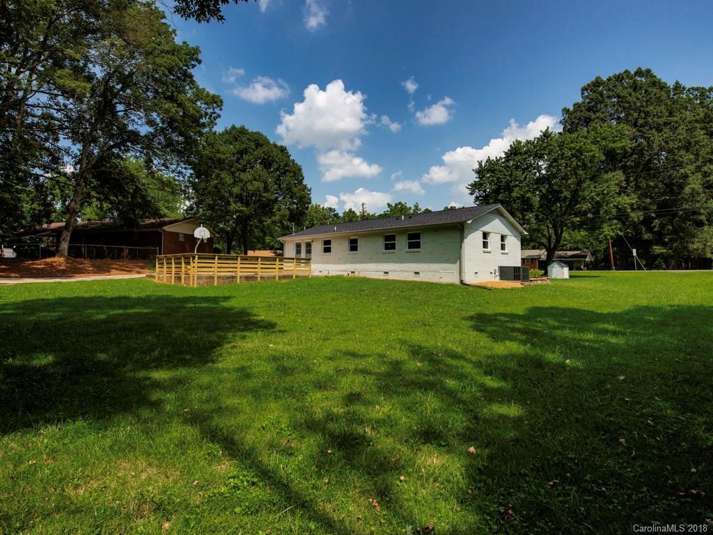 1722 Gemway Drive Charlotte NC 28216