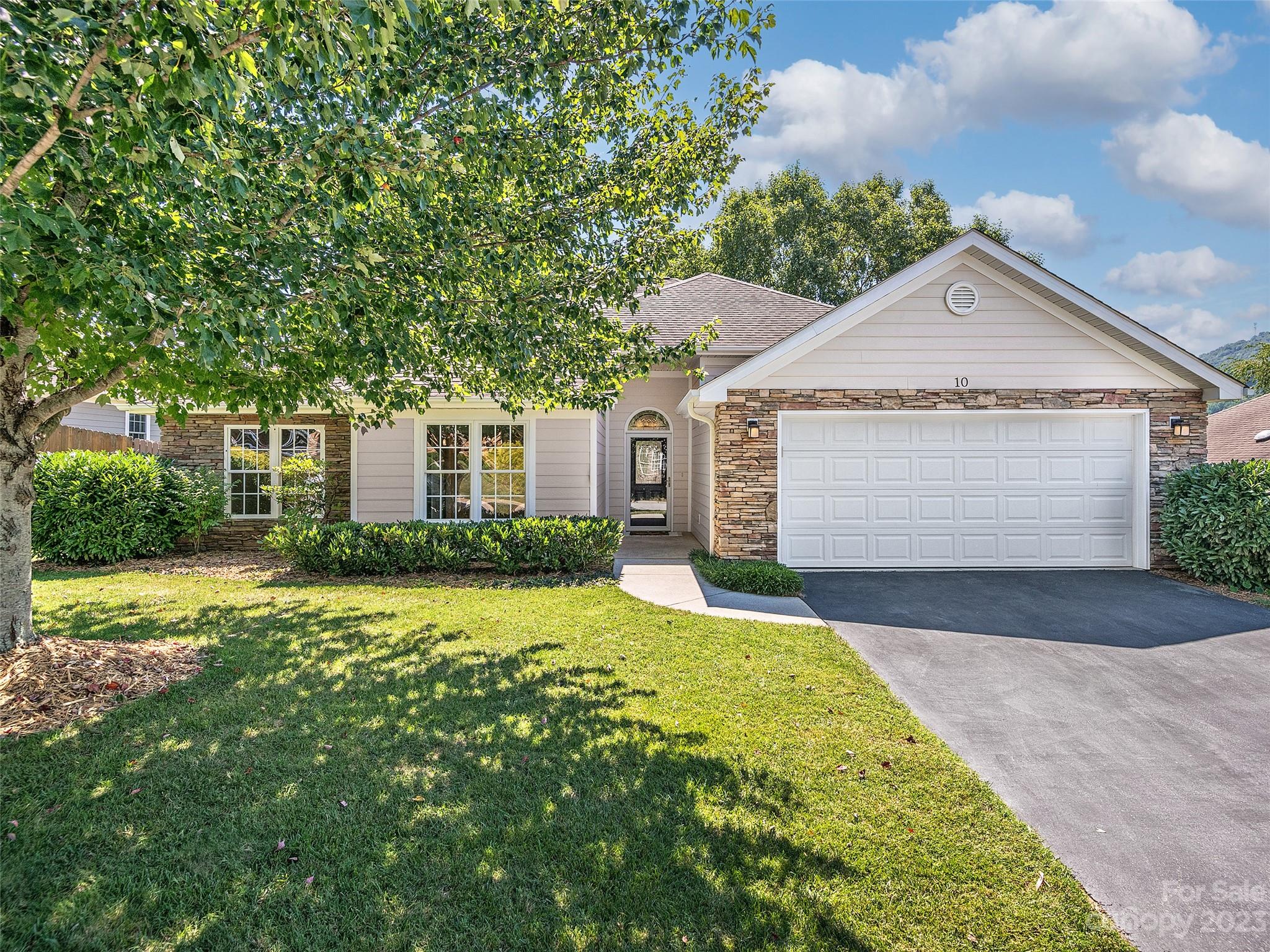 10 Slosman Drive Asheville NC 28806