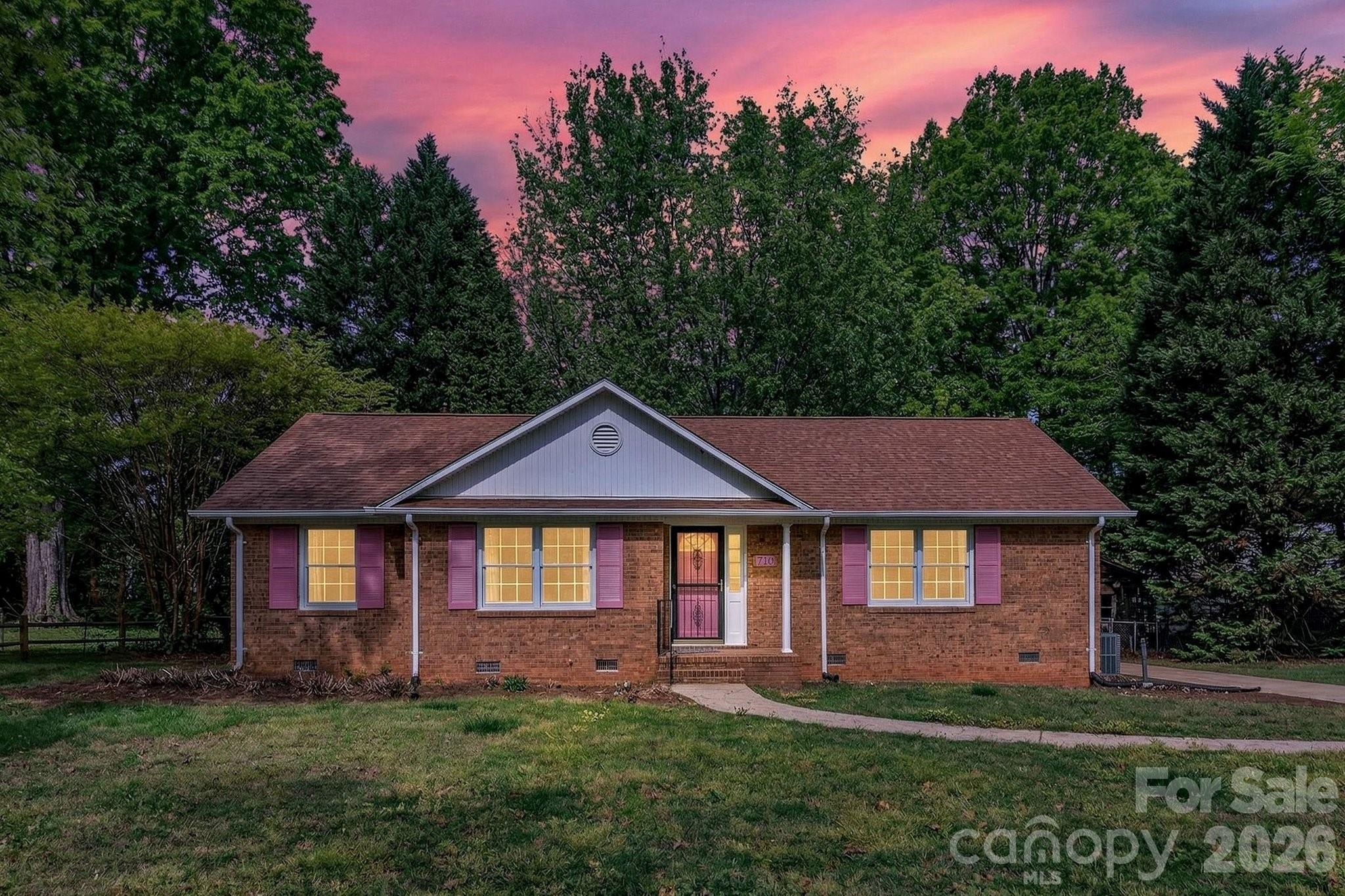 710 Twin Oaks Road Davidson NC 28036