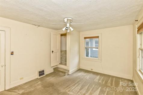 20 Kenilwood Place Asheville NC 28803