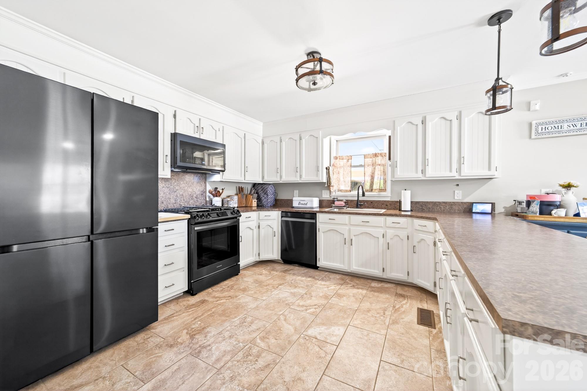 2402 Malotte Lane Gastonia NC 28054