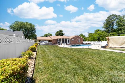 2402 Malotte Lane Gastonia NC 28054