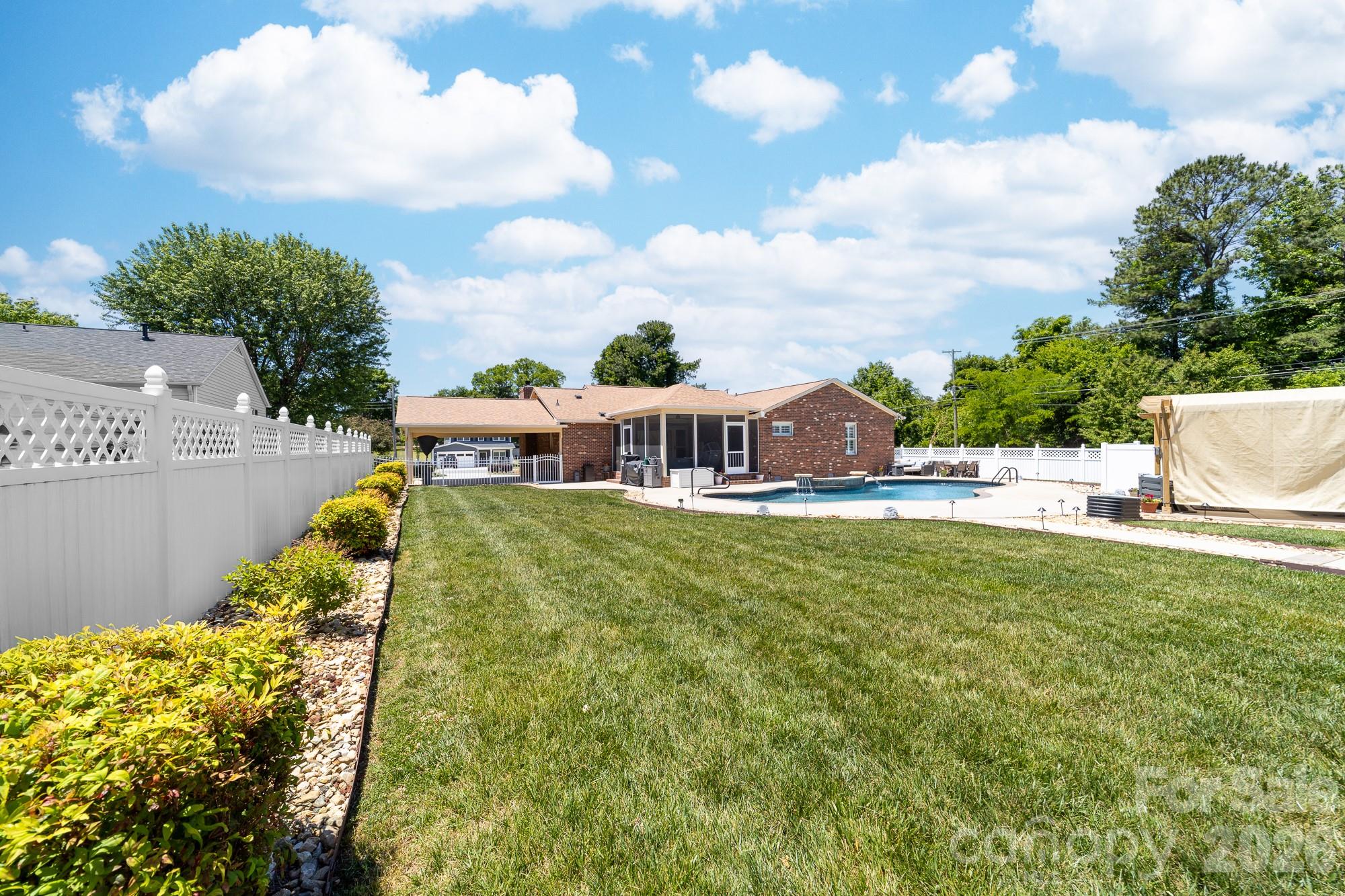 2402 Malotte Lane Gastonia NC 28054