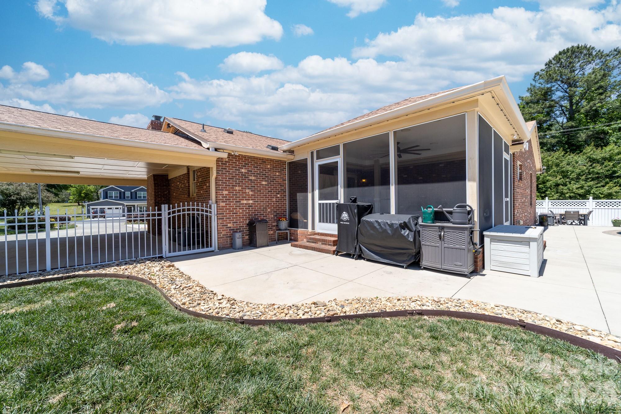 2402 Malotte Lane Gastonia NC 28054