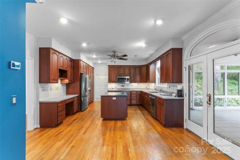 506 Kings Ridge Asheville NC 28804