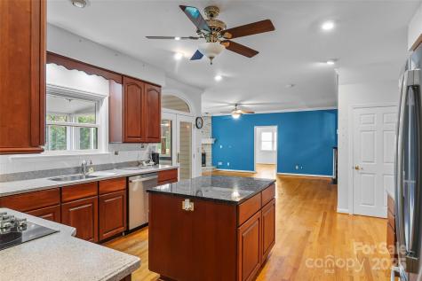 506 Kings Ridge Asheville NC 28804