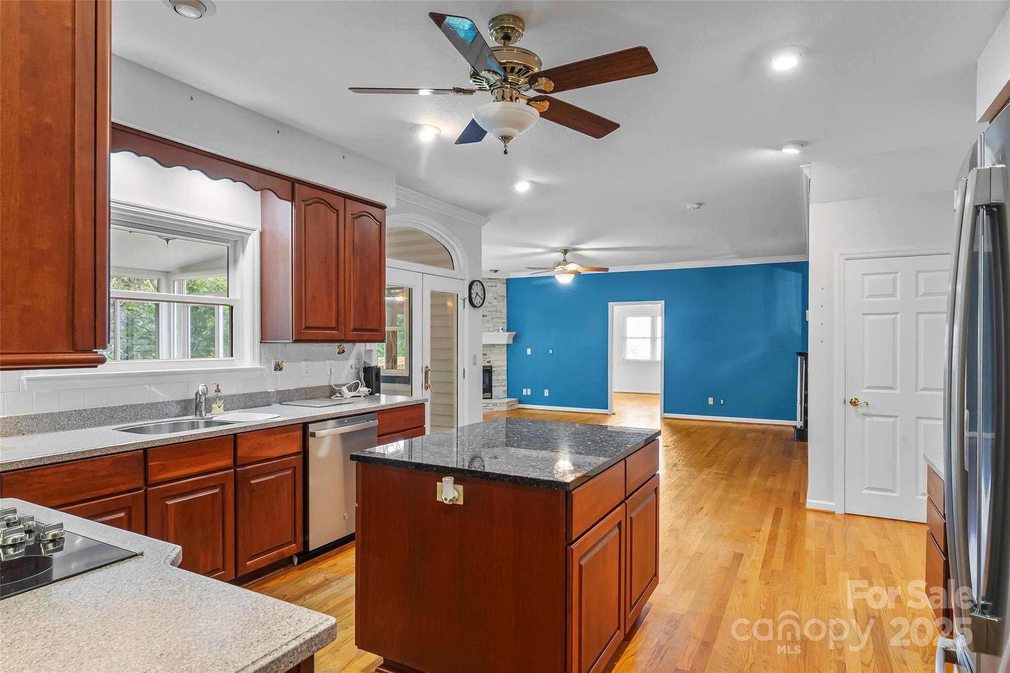 506 Kings Ridge Asheville NC 28804