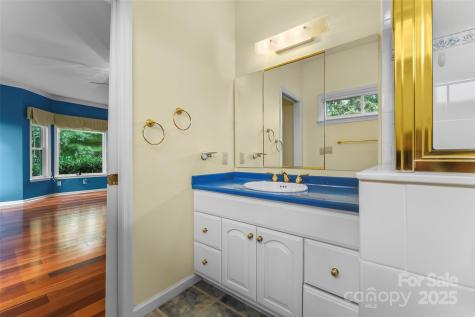 506 Kings Ridge Asheville NC 28804