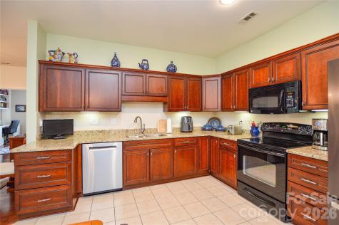 2249 N Castle Court Matthews NC 28105