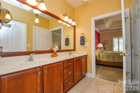 2249 N Castle Court Matthews NC 28105