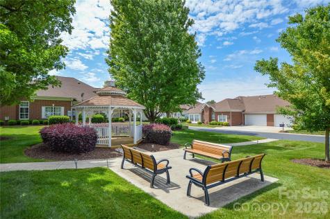 2249 N Castle Court Matthews NC 28105