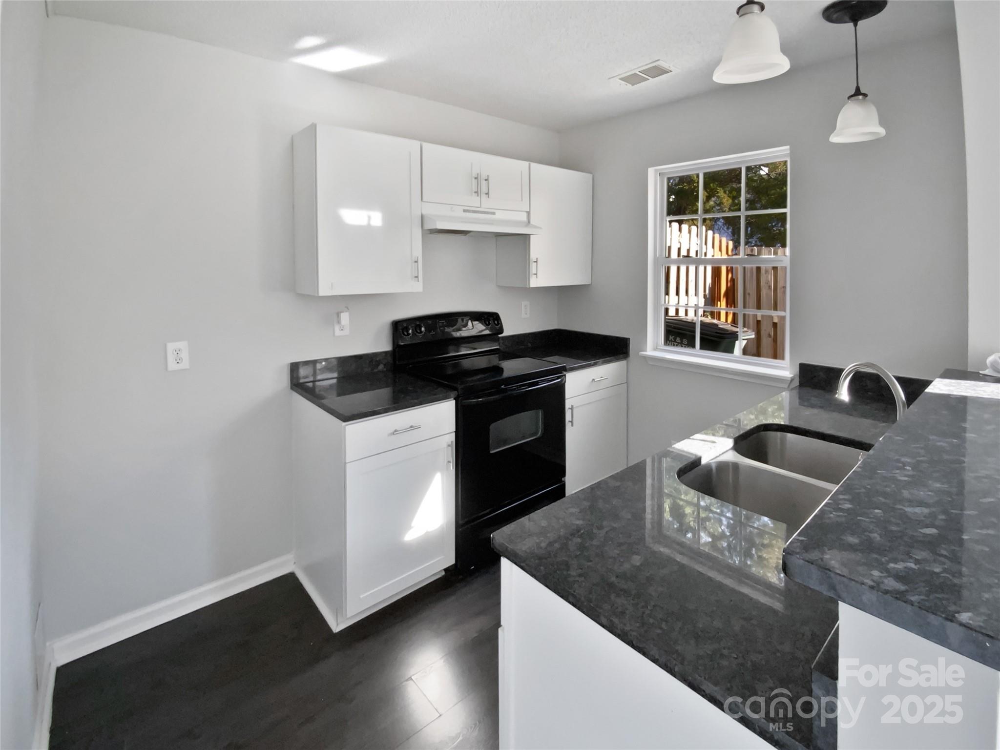 6086 Cougar Lane Charlotte NC 28269