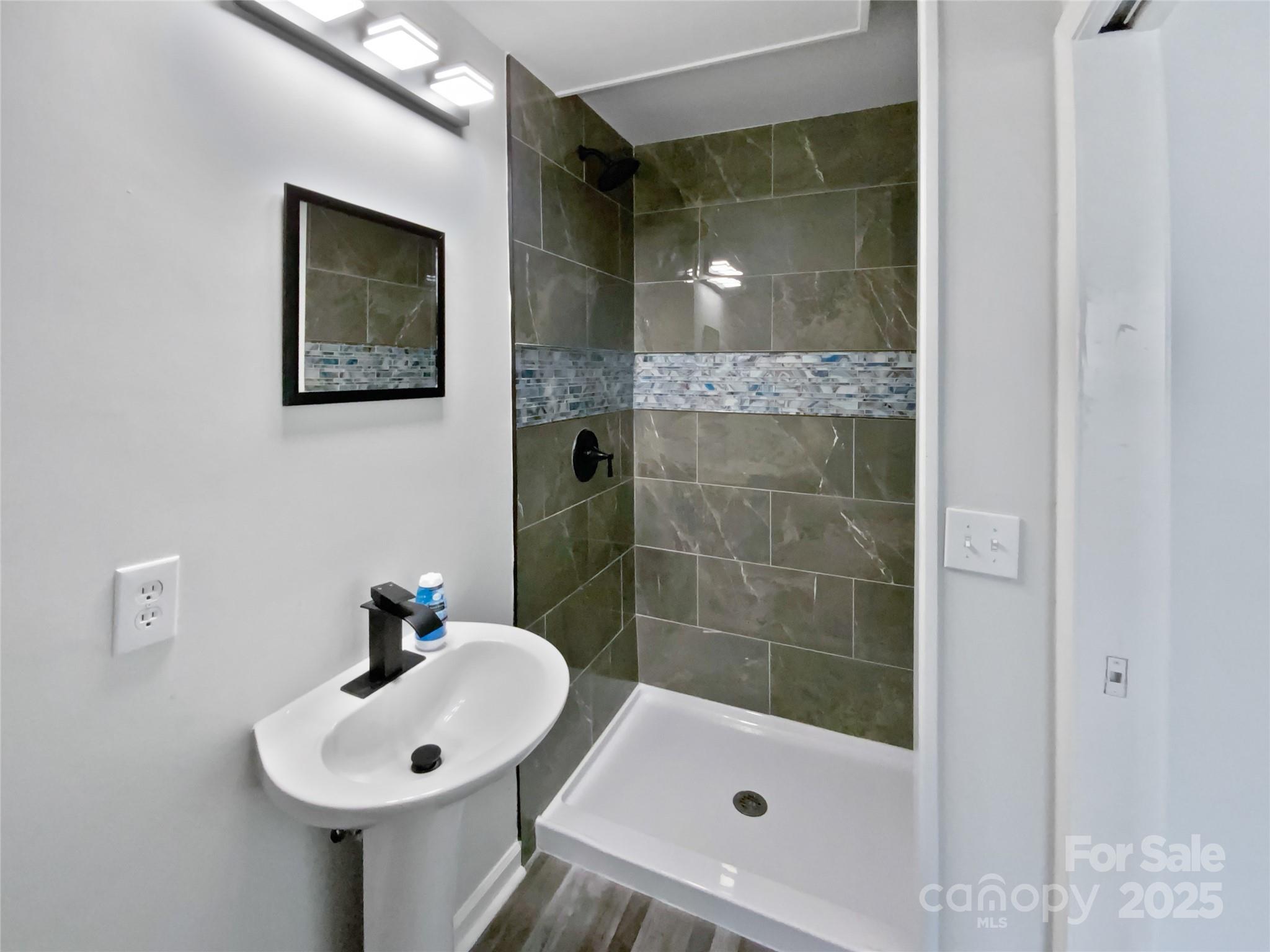 6086 Cougar Lane Charlotte NC 28269