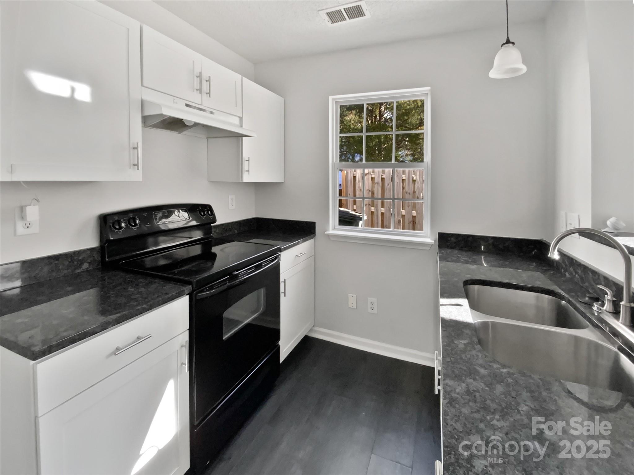 6086 Cougar Lane Charlotte NC 28269