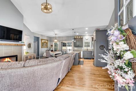 1181 Kensington Circle Newton NC 28658