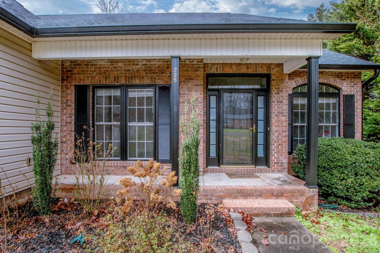 225 Delview Drive Cherryville NC 28021